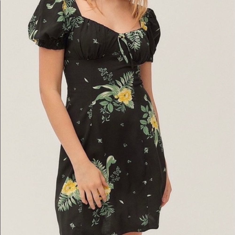 UO Sweetheart Neckline Puff Sleeve Black Dress